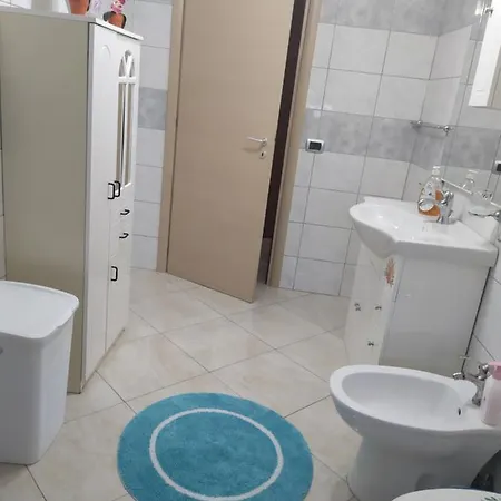 לינה וארוחת בוקר Light Blue Scordia