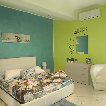 Light Blue לינה וארוחת בוקר